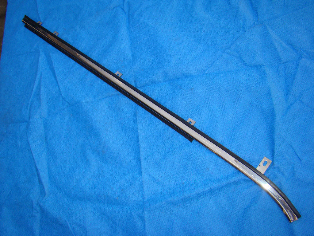 ROLLS ROYCE DOOR SEAL TRIM MOULDING RIGHT REAR CHROME SILVER SPUR
