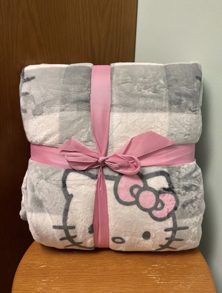 Hello Kitty Plush Throw Blanket Grey With Pink Bow FULL/QUEEN 90 X