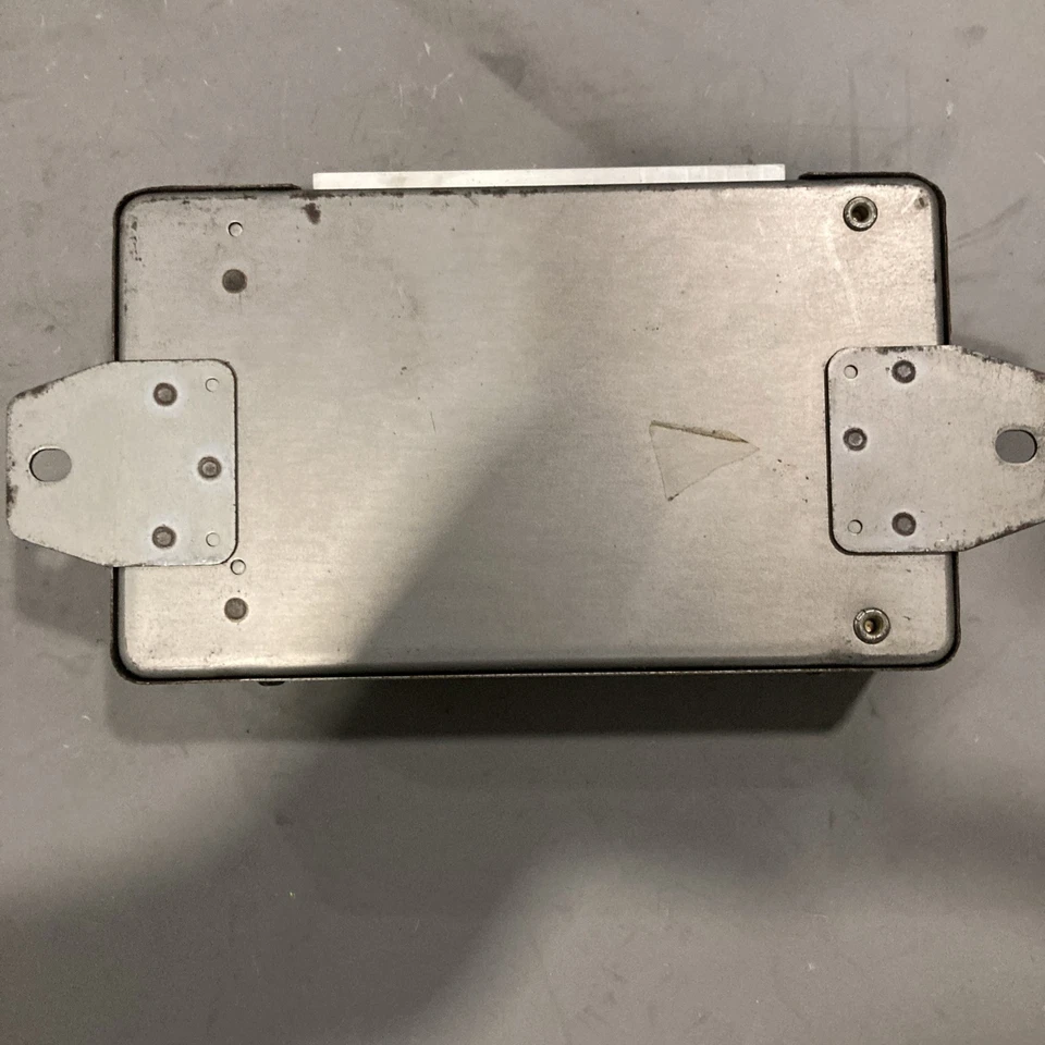 Mitsubishi Pajero ABS MB942489 - Image 4 of 4