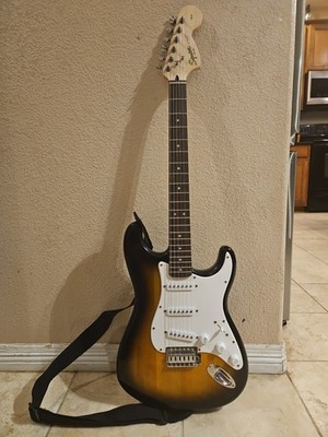 Fender Squier Stratocaster 6-String Solid Electric Guitar with Case