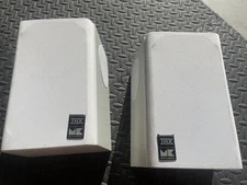 M&K Miller & Kreisel SS-150THX Tripole Surround Speakers (Set of 2)– White – TH