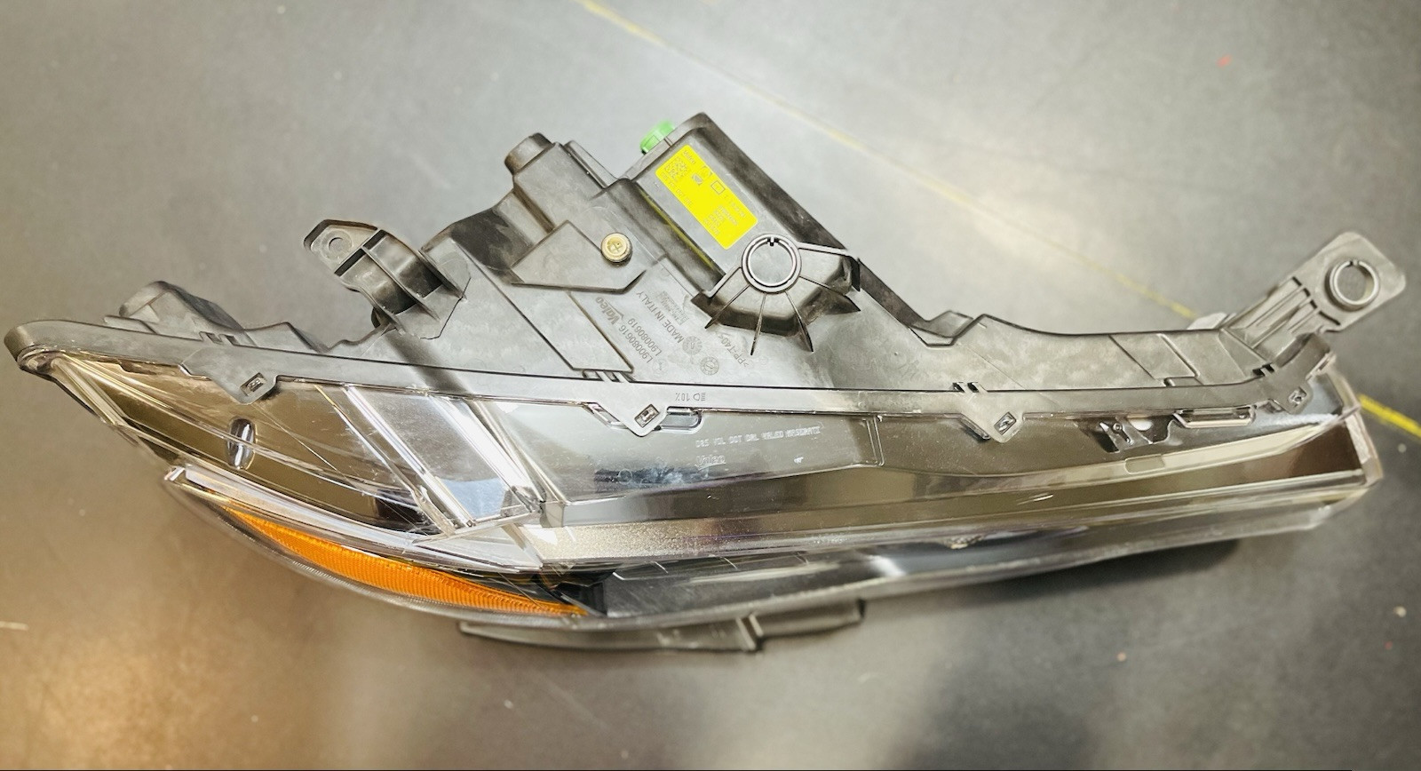 Headlights Passenger Side For 2021 Maserati Levante
