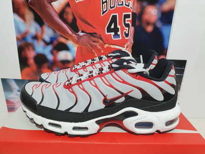 Nike Air Max Plus TN Pure Platinum University Red UK 8,5 EUR 43 (FN6949 002)