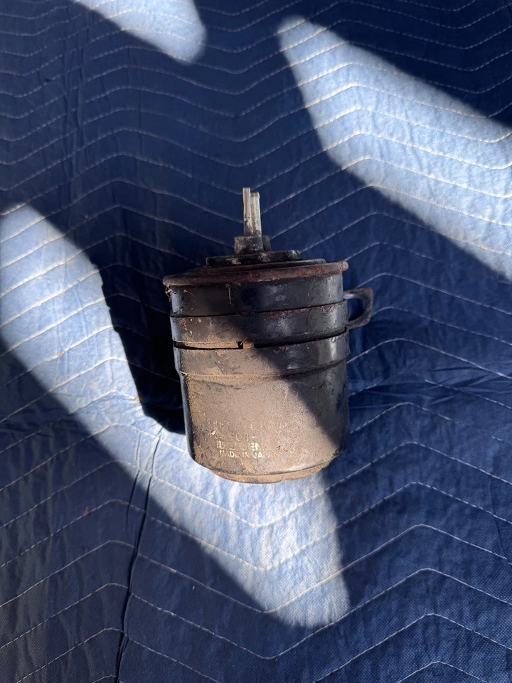 89-95 Geo Tracker 8v 1.6 OEM bote de vapor de combustible Foto 3 de 3