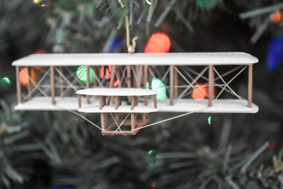 Hallmark: The Flight At Kitty Hawk - Sky's The Limit - 1997 Keepsake Ornament