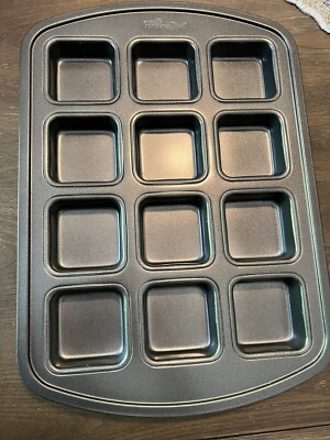 Pampered Chef Brownie Small Brownie Tin Pampered Chef Individual