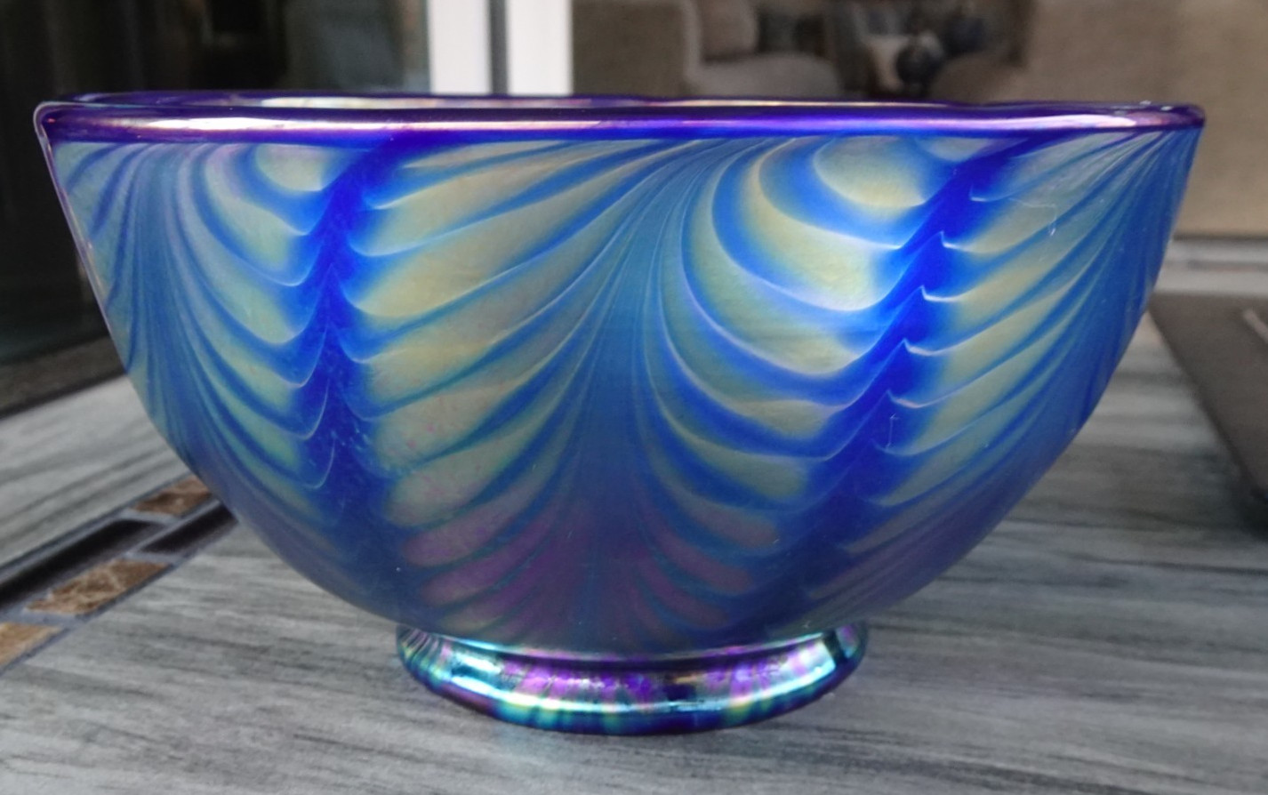 Signed Lundberg Studios Art Glass 2002 Pulled Feather Blue Iridescent Bowl