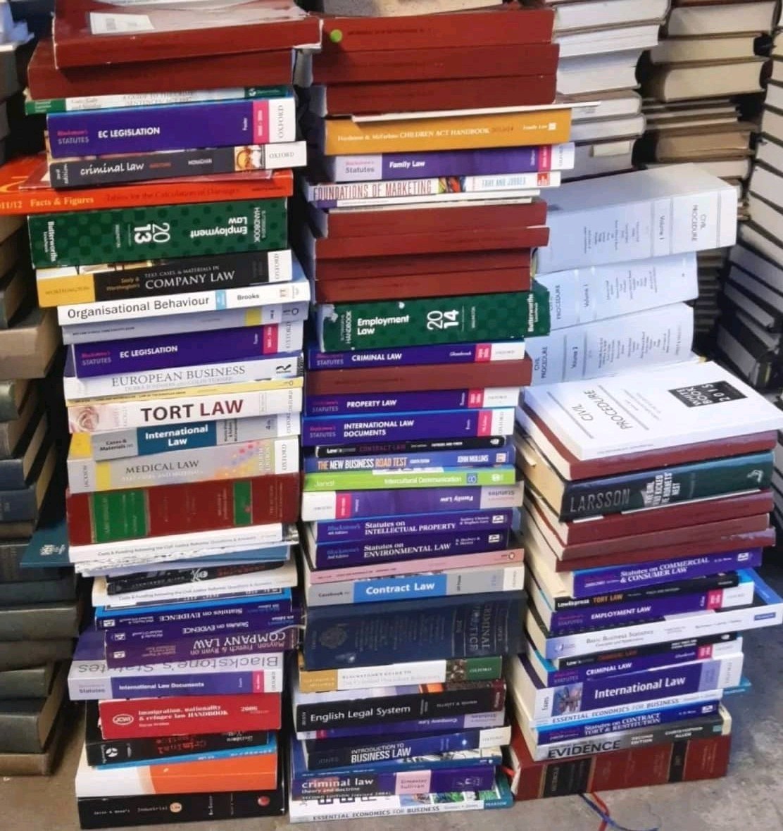 Joblot of Law Text Books Total 300 Books On Various Law Subjects