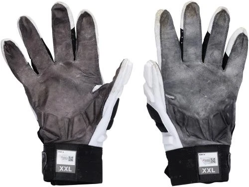 Guantes Joel Bitonio Cleveland Browns GU vs Baltimore Ravens el 17/12/2022 Foto 2 de 2