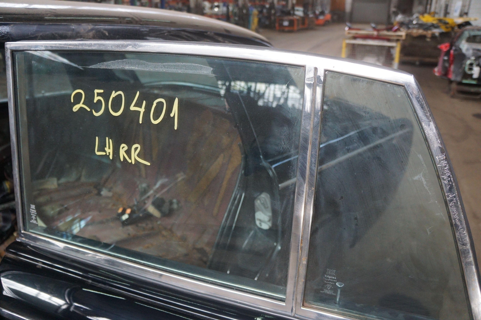 Rear Left Driver Door Assembly W/ Glass Black OEM Rolls Royce Silver Shadow 1973