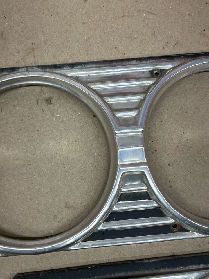 65 CHEVELLE MALIBU EL CAMINO 1965 FARO BISEL BISEL PAR LUCES ESCUDOS Foto 4 de 4