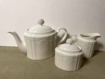 MIKASA Hampton Bays Bone China Teapot White with Embossed Seashells 32 ounces