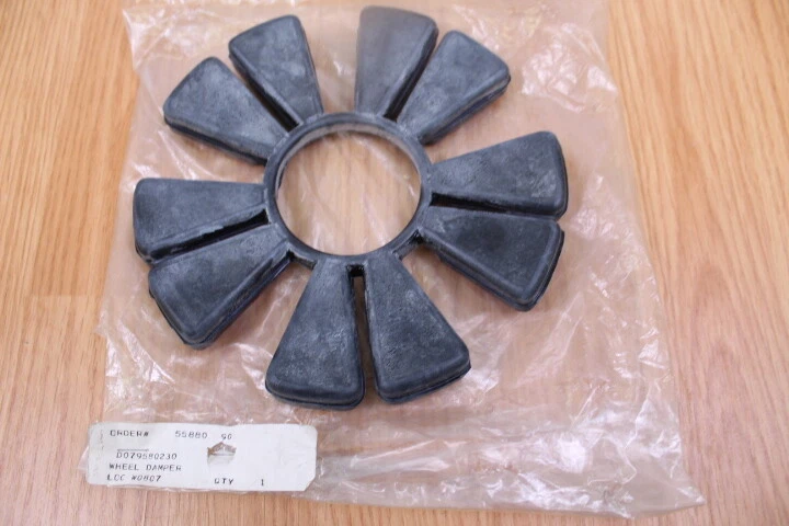 NUEVO 1991-1993 DUCATI 750 SS PIÑÓN TRASERO PORTADOR BUJE ACCIONAMIENTO DE EMPUJE Foto 2 de 4