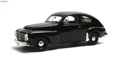 Cult Models Volvo PV444 schwarz 1952 1:18
