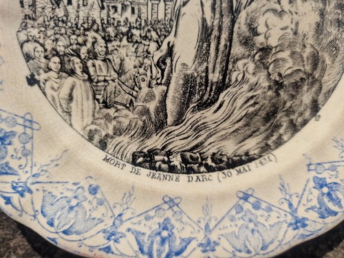4 Antique Sarreguemines Jeanne d'Arc Talking Plates c.1900 French Faience (photo 7)