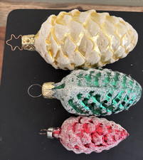 Christmas Red Green Gold Frosted Sugar Snow Pinecone Glass Ornament W. Germany