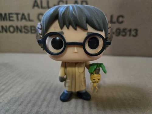 Funko Pop! Harry Potter #55 Harry Potter (Herbology Mandrake) Vinyl Figure