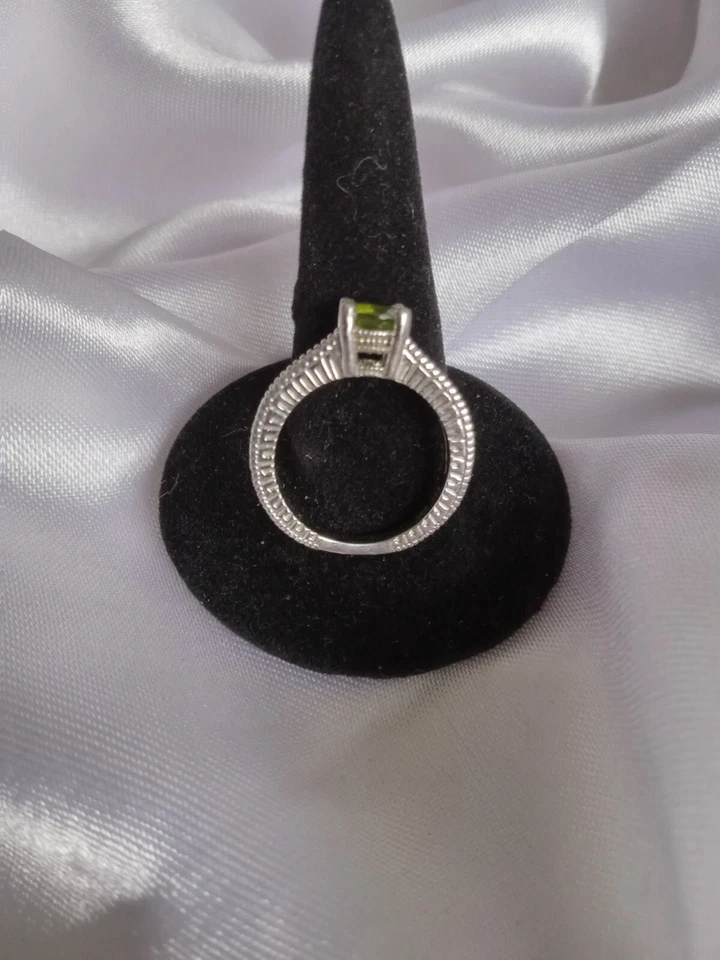 Anillo de peridoto natural sin tratar y circonita verde talla 6, plata de ley .925, calidad Foto 4 de 4