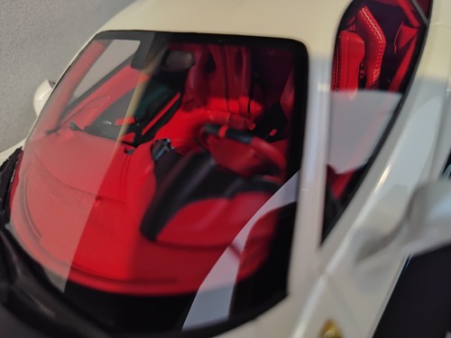 Ferrari 488 - Pista Met Italian White - BBR -1/18 - Limited 8 pcs-P18145CFG1 - Foto 10 di 12