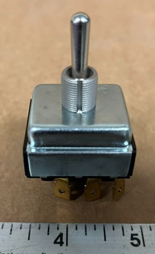 Electro-Motive Diesel Toggle Switch 8362643 Eaton EMD 3 Pole 10 Amp Lot of 17