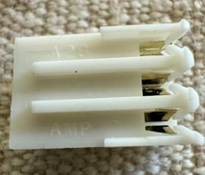 1 - MOLEX Type 3-PIN Multi-Pin Gold Pin Connector .062 in Pins Nylon 12x20mm 585
