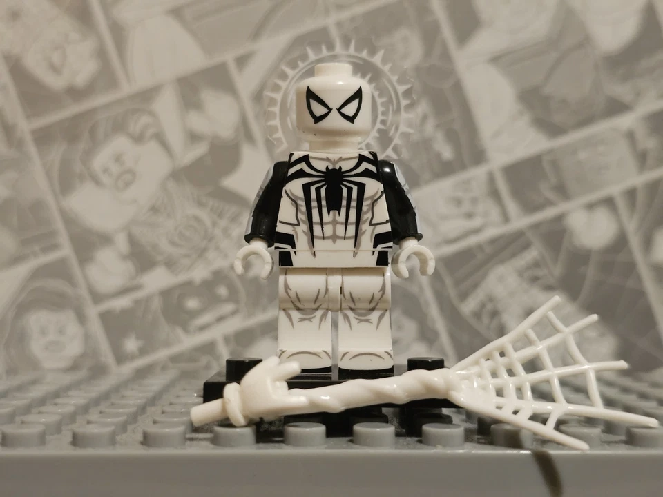 LEGO Marvel Superheroes Antivenom Spiderman Minifigure - Image 2 of 4