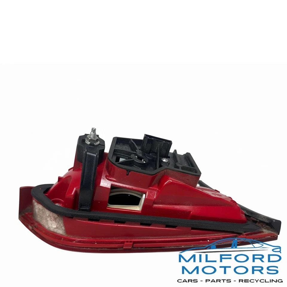 乘客侧 LED 尾灯盖安装 – 适合 2010 - 2012 年奥迪 A4 S4 轿车 2.0L — 第 3/4 张图片