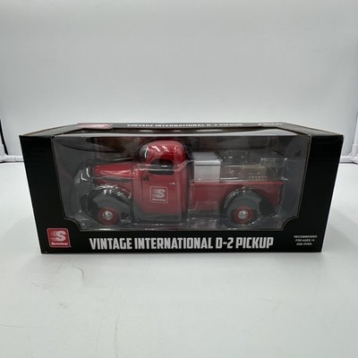 Speedway Vintage International D-2 Pickup Truck First In Series 1:25 Scale