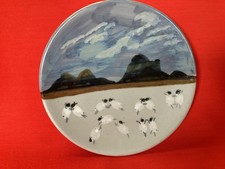 HIGHLAND STONEWARE SCOTLAND~CAVORTING SHEEP ~FREE HAND PAINTED 8 3/4" WALL PLATE