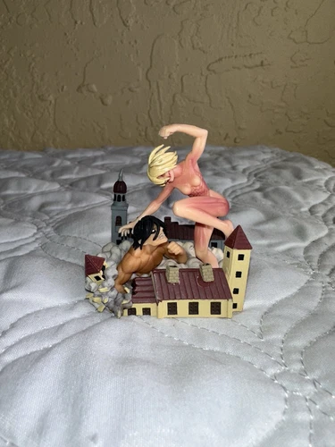 Attack on Titan Shingeki no Kyojin Female & Rogue Titan Capsule Q Trading Figure