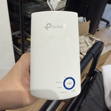 TP-LINK RE Wi-Fi Range Extender Plug-In Signal Booster, White
