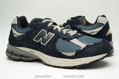 NEW BALANCE 2002R USED SIZE 9 PROTECTION PACK DARK NAVY MALLARD BLUE M2002RDF