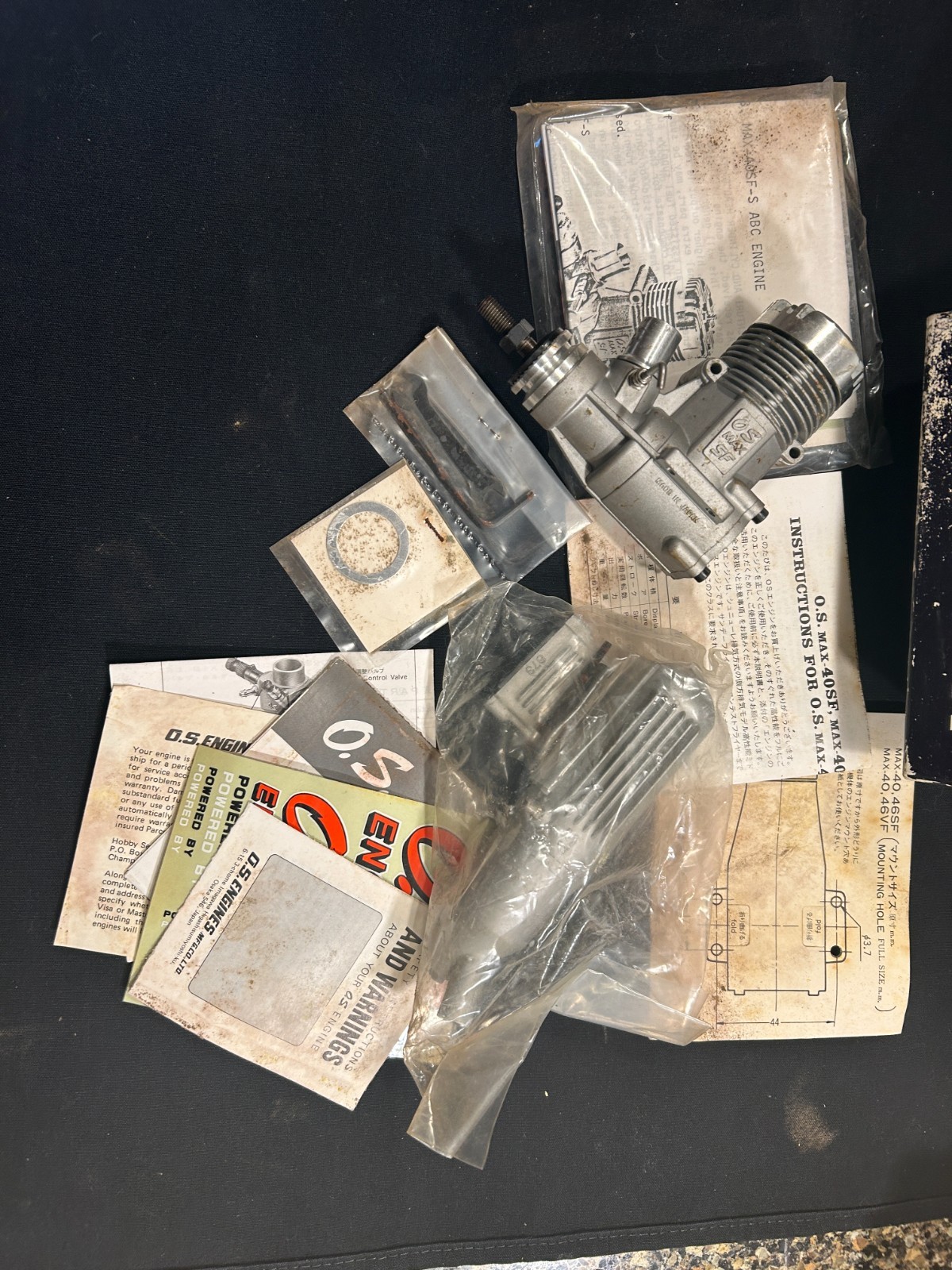 O.S. Max 40 RC airplane engine  box poor condition