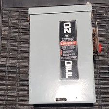 GE Heavy Duty Safety Switch 30A 240V 3-Pole On/Off Gray TGN3321R