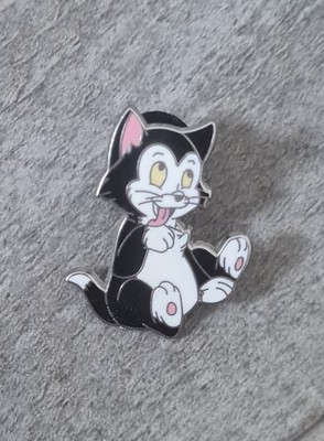 Figaro Cat Full Body Sitting Licking Paw Pinocchio Disney Park Trading Pin 