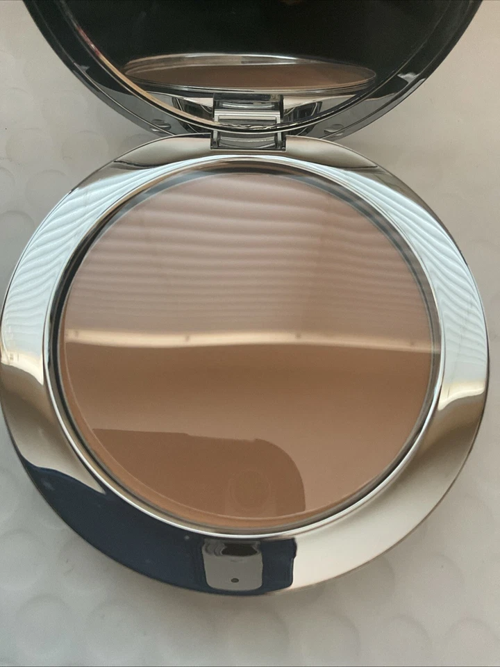 Polvo prensado Rock & Republic Exhibition #8234 Chennile RARO descontinuado difícil de encontrar Foto 3 de 3