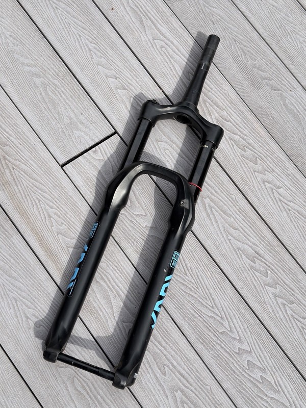 Rockshox Yari RC Debonair Suspension Fork 29", 160mm Travel, 15x110mm Boost