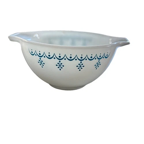 Pyrex Snowflake Blue Garland Cinderella Bowl 441, 1.5 Pint Vintage