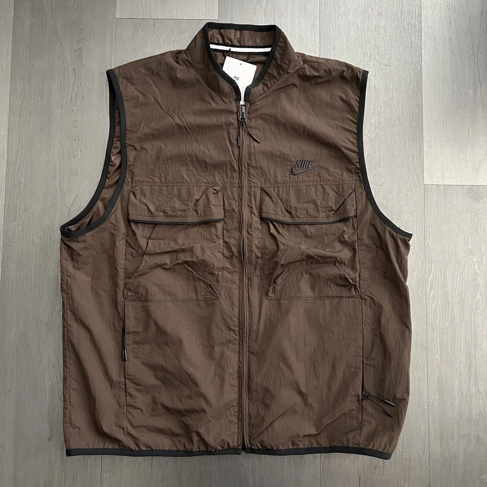 NEW Nike Tech Woven Vest Men’s Size Brown Black Utility Lightweight Nylon UPF
Opens in a new window