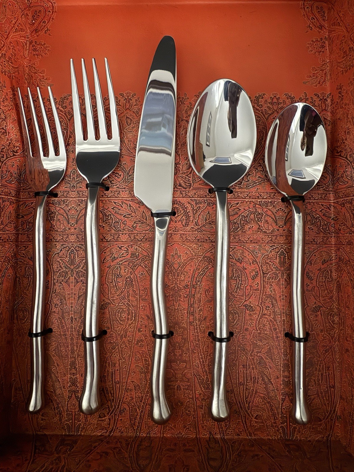 Gourmet Settings Exotique Platinum Stainless Steel Flatware 20 PC. Service For 4