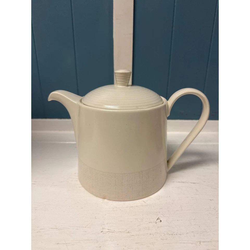 Vtg Wedgwood Teapot England 1999 Beige Ivory Textured Pattern PAUL COSTELLO - Image 3 of 4
