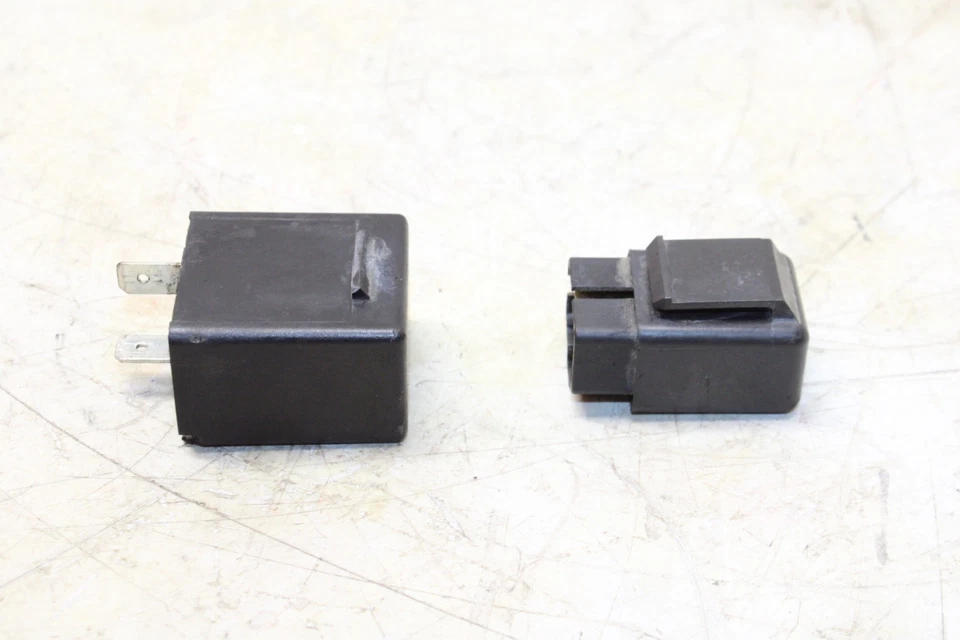 CONJUNTO DE RELÉ ELÉTRICO 2006 SUZUKI GS500F FABRICANTE DE EQUIPAMENTO ORIGINAL - Imagem 3 de 4