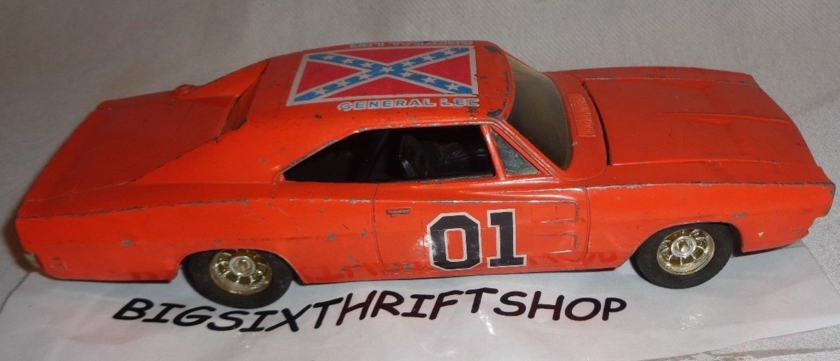 1981 Dukes of Hazzard Car General Lee ERTL 1/24 Scale Dodge