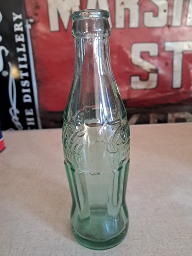 Vintage Rare LIHUE TH Coca-Cola 6oz Embossed Hawaiian Crown Top Soda Bottle - Afbeelding 2 van 8