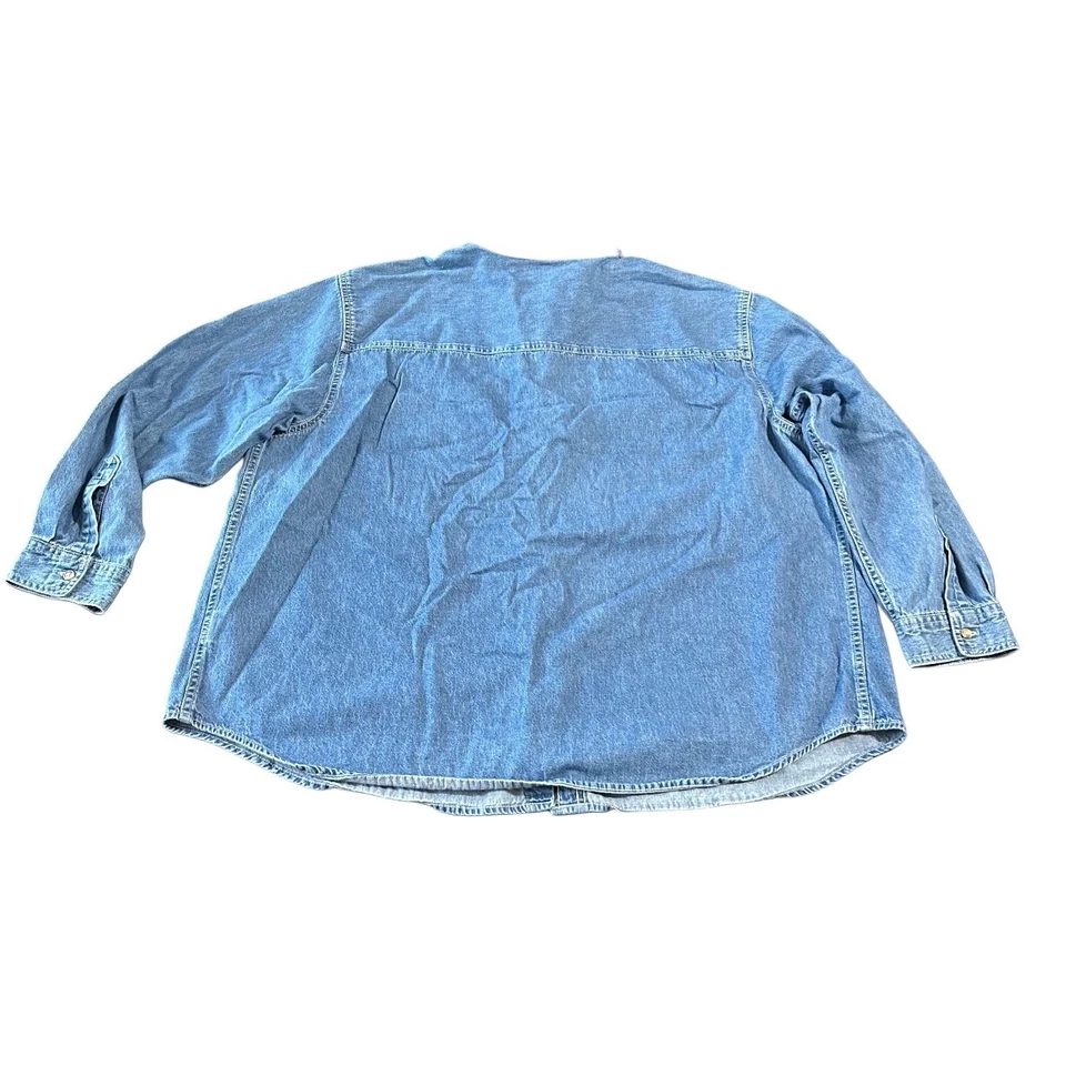 Top bordado de mezclilla con botones vintage navideños talla 24W cuello de terciopelo Foto 4 de 4