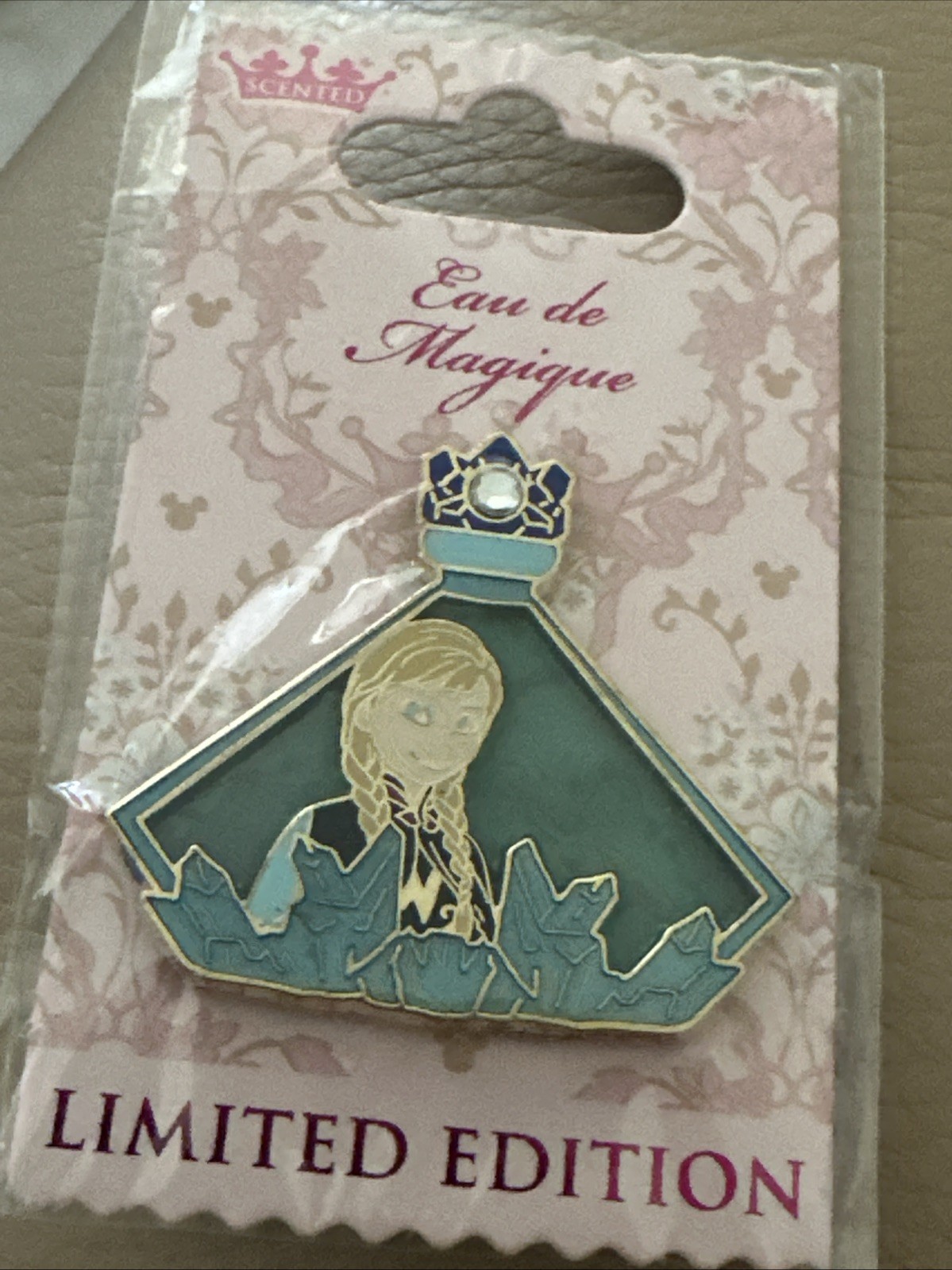 Anna Frozen Winter Breeze Eau De Magique Perfume LE Disney Pin (B)