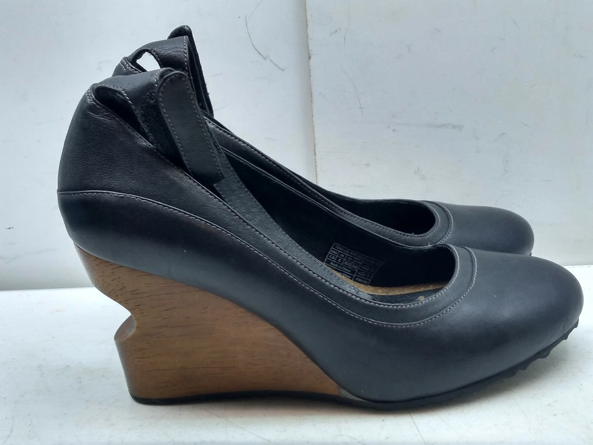 Tsubo wedge shoes hotsell
