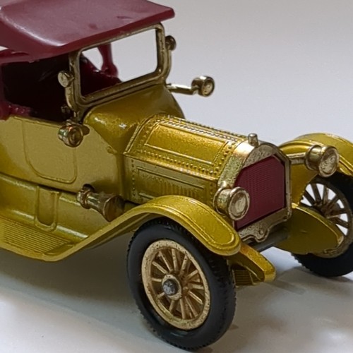 LESNEY MATCHBOX MODELS OF YESTERYEAR Y6 - 1913 CADILLAC - GOLD - Vintage - Picture 10 of 16