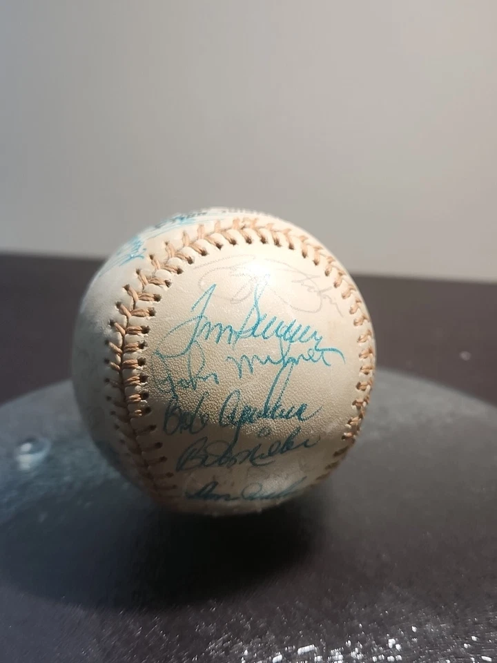 1974 NEW YORK METS 31 TEAM SIGNED BASEBALL SEAVER -BERRA & OTHERS - Image 2 of 4