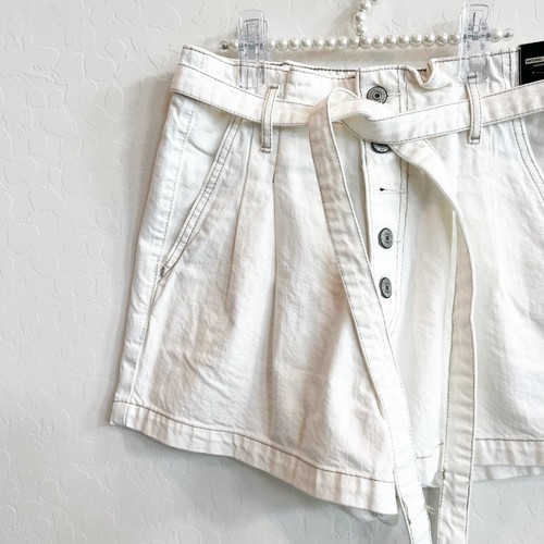 NEU Abercrombie & Fitch Damen Natural Rise Shorts weiß Gürtel weiß 2/26 - Bild 2 von 6
